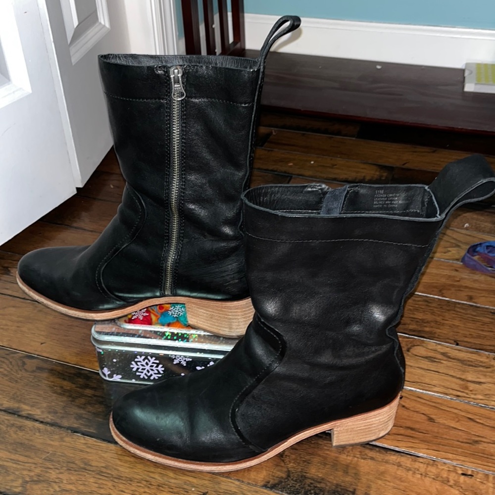 Black leather Kork-Ease boots
